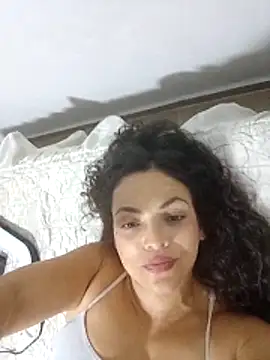 bella-diaz's Live XXX Chat