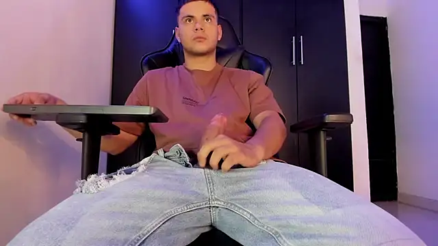 Chat +18 de Liam_Mateo ao vivo