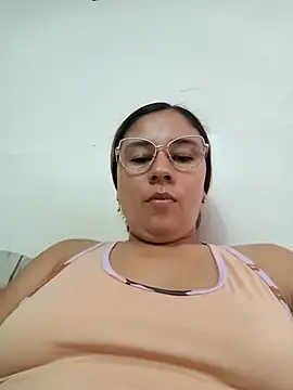 selena_gomez2's Live XXX Chat