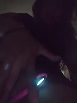 צ'אט XXX בשידור חי של Aisha_09