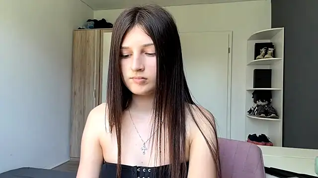 SpanishRooter live XXX chat