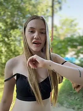 XXX chat uživo modela MilaMoone