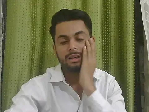 Stubborndesiboy Live XXX-chat