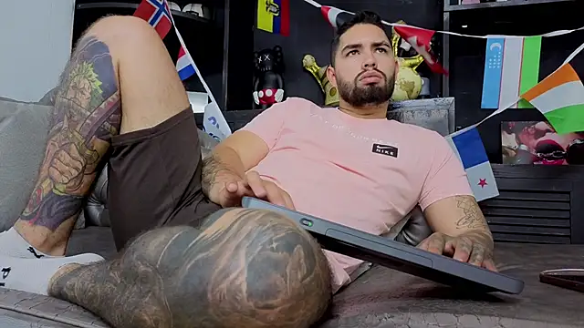Chatroom XXX en direct de matteosantos
