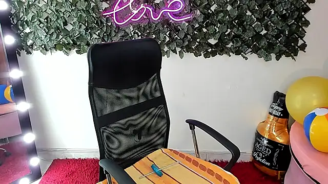 DestinyHills live XXX chat