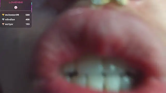 Chat +18 de bri_von_dhara__ ao vivo