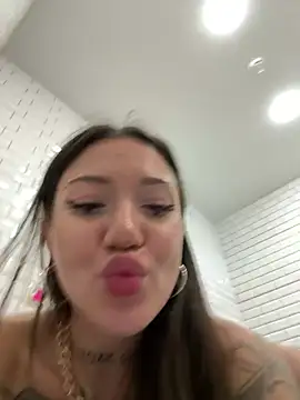 SaintSquirt 即時 XXX 聊天