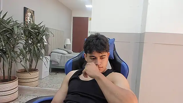 Charlie___Musk লাইভ XXX চ্যাট