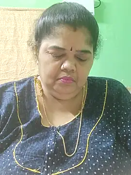 tamilthanushri Chat XXX in diretta