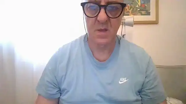 ANONIMO7735's Live XXX Chat