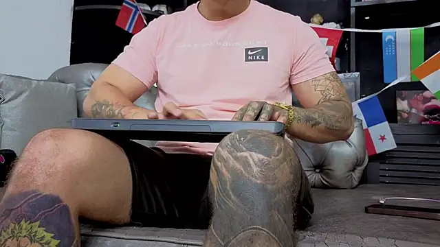 matteosantos' Live XXX Chat