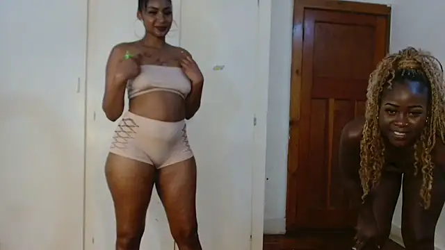 Chat +18 de Moreish-06 ao vivo