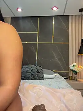 emily-Hornyy live XXX chat