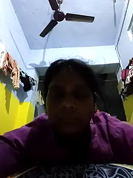 Priyasexcpl élő XXX-chatje