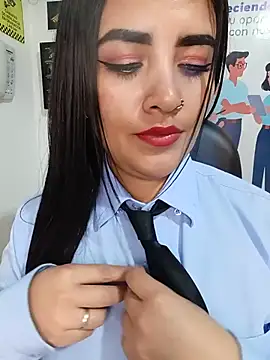 Chat XXX en directo de MAYE__13