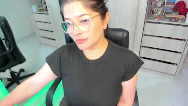 BellaFlaming live XXX chat