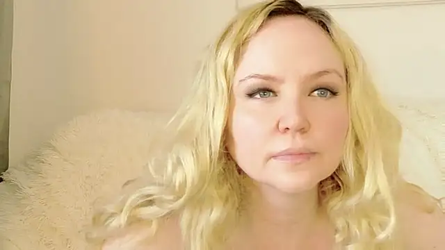 Sarah4you's Live XXX Chat
