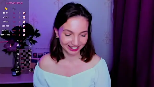KindHazelHere_ live XXX chat