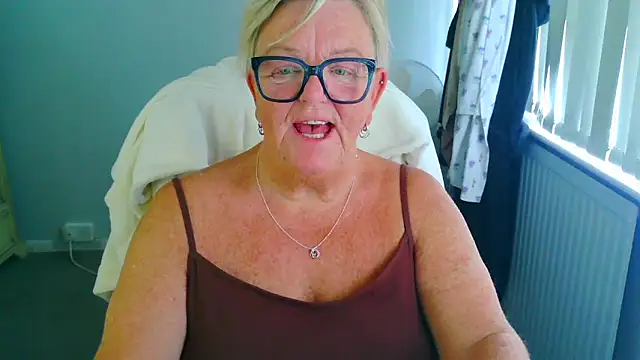 BridgetBlueEyesn Live XXX chat