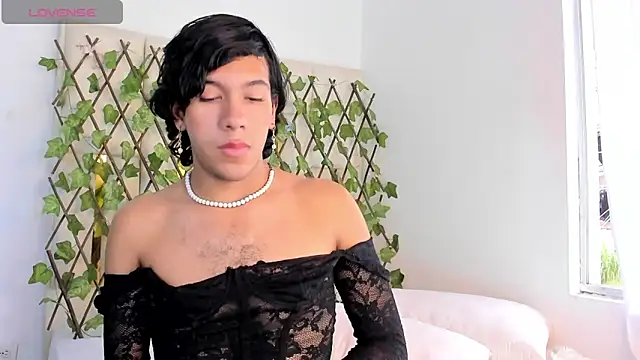 E_R_O_S_ live XXX chat