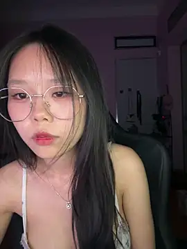 Chat +18 de Emely-lysea ao vivo