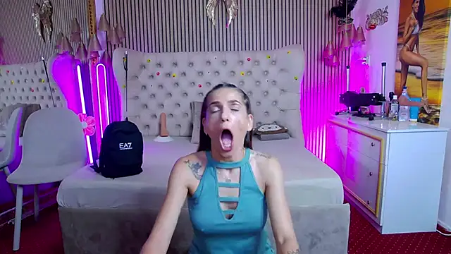 PlayfulShow Chat XXX live
