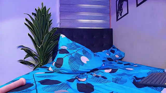 XXX chat uživo modela AURALIS_LUX