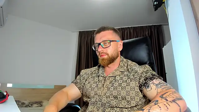 Findom_guy Adlı Modelin Canlı XXX Sohbeti