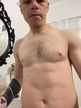 Maksiii-all's Live XXX Chat