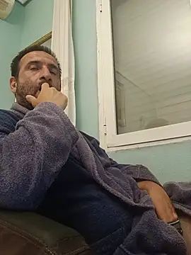 DanTrov79: διαδικτυακό σόου στην κάμερα