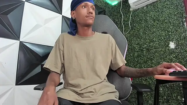 ManSantn Live XXX chat
