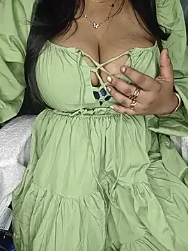 Curvy_Pooja Chat XXX in diretta