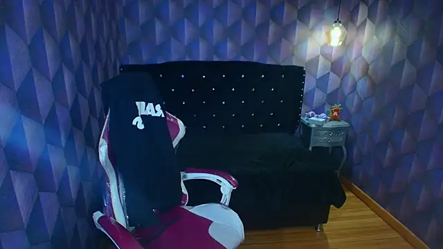 Chatroom XXX en direct de LiaHarryis