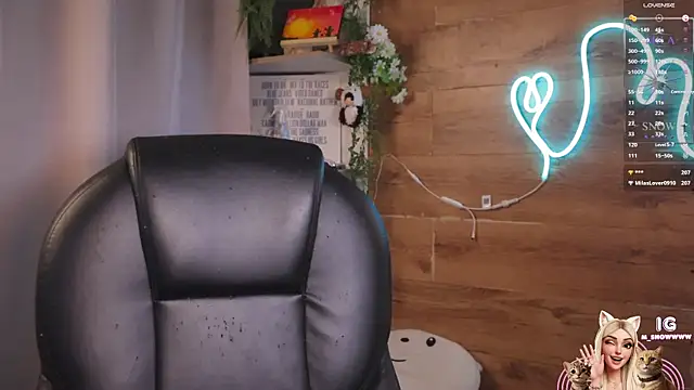 Chatroom XXX en direct de Miila_snow