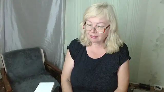 Chatroom XXX en direct de LavandaMay