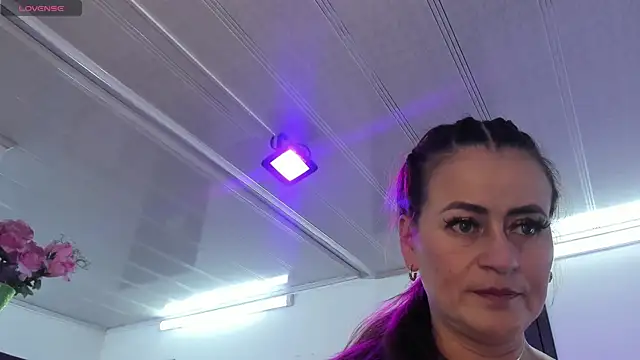 Chatroom XXX en direct de magenta_maturr