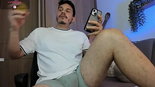 alejandro_stark élő XXX-chatje