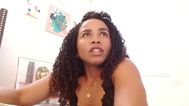 Chatroom XXX en direct de Valentina-Ferrer