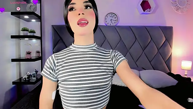 Amira_Ember Adlı Modelin Canlı XXX Sohbeti