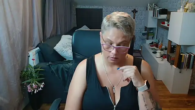 bigtits4you's Live XXX Chat