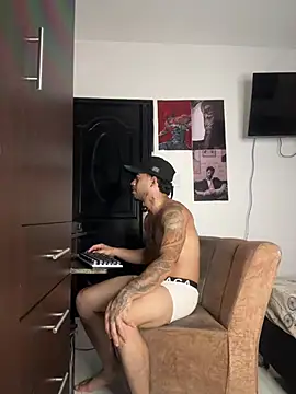 Chatroom XXX en direct de Kenny_romano
