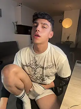 Chat XXX ao vivo de aronnhidden