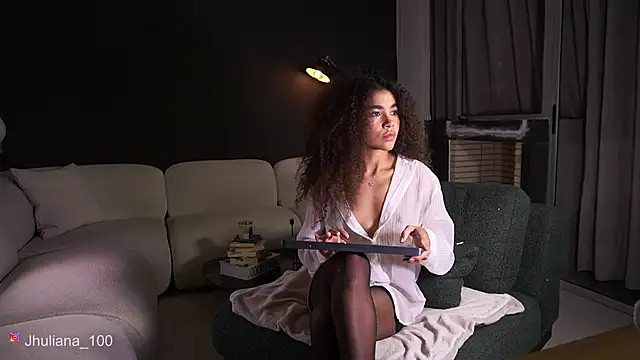 Chatroom XXX en direct de paulacora100