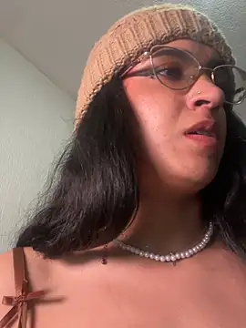Chatroom XXX en direct de Imvale_evanz
