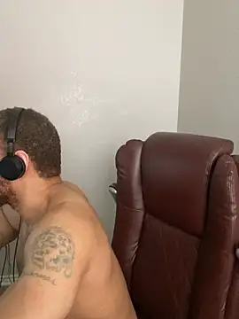 Fathero1time élő XXX-chatje