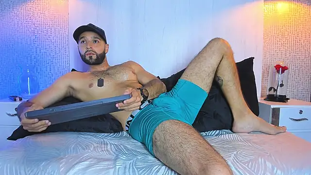 Mike333_n Live XXX chat