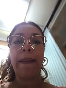 Chatroom XXX en direct de Andrea-Queen