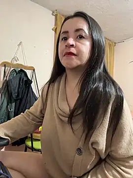 latinfemale Adlı Modelin Canlı XXX Sohbeti
