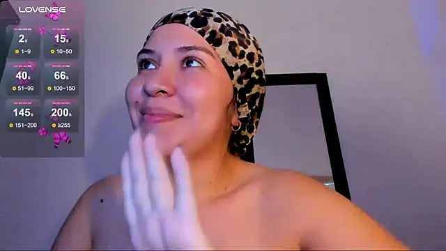 แชท XXX สดของ MatchedEyebrow