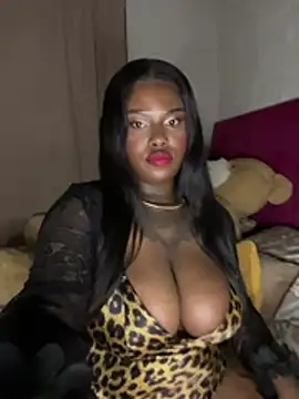 QUEEN_NOBUHLE_FEMDOM_777 Adlı Modelin Canlı XXX Sohbeti